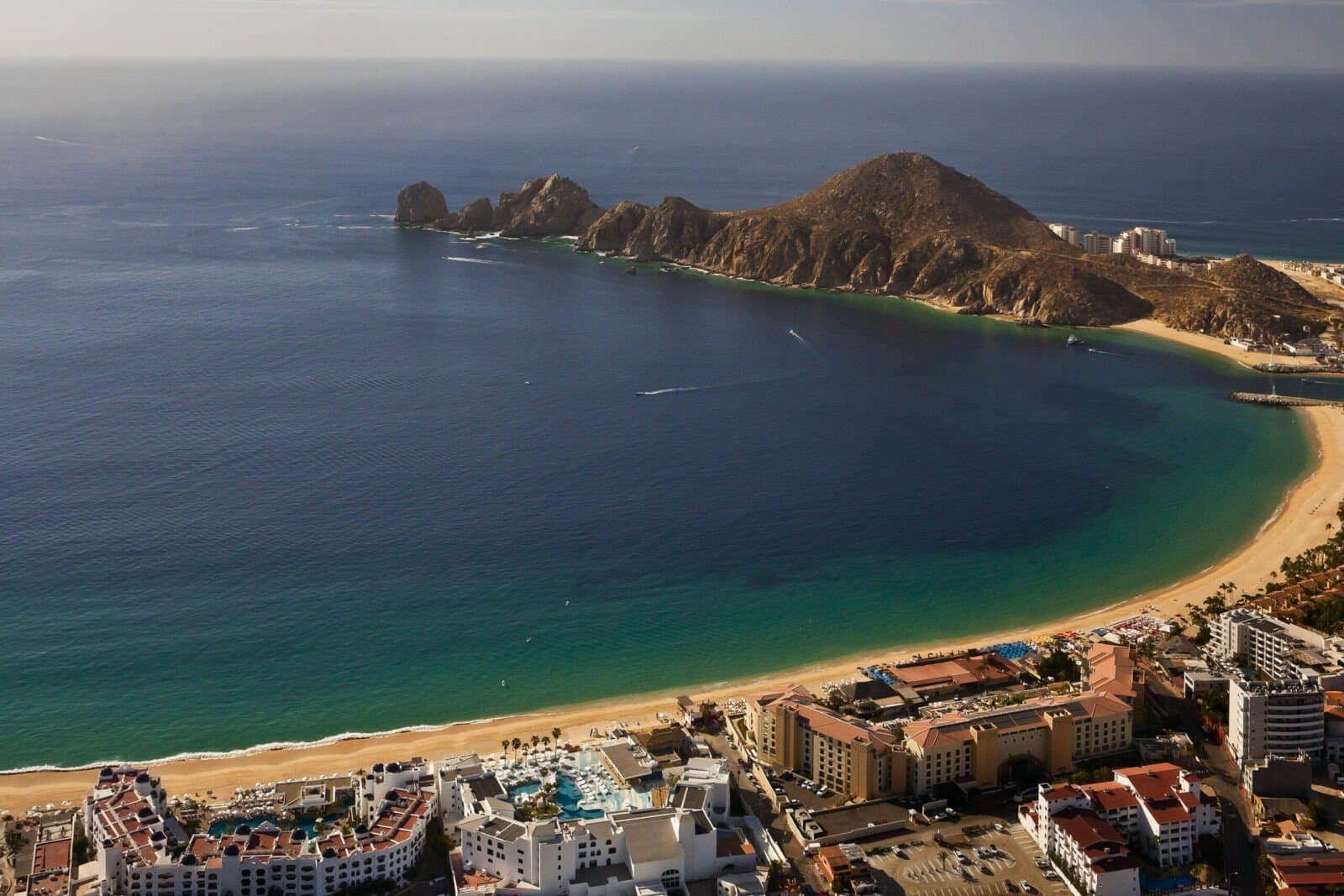 Villas de Lujo en Los Cabos: Exclusividad, Confort y Plusvalía en el Paraíso
